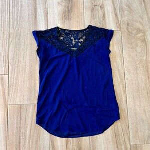 Express Blouse Womens Size S Blue Lace Yoke V-Neck Cap Sleeve Pullover Top